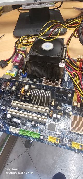 Scheda Madre GIGABYTE GA-8I915PMD + CPU P4 + 2GB R