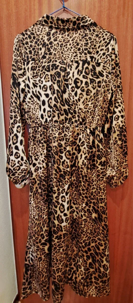 Vestido JEUVRE estampado leopardo, talla EUR 38 .