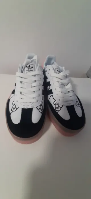 Zapatillas Adidas Samba x Hello Kitty Blancas Rosa