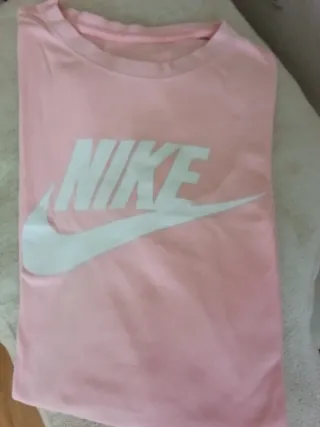 Camiseta Nike rosa
