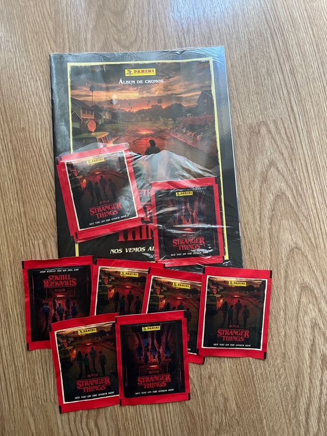 Álbum Panini Stranger Things + 10 Sobres