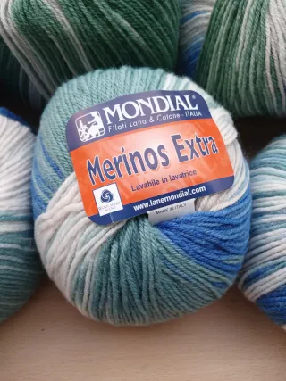 19 Ovillos Lana Mondial Merinos Extra Stamped