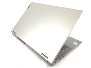 pc portatil lenovo 82hs
