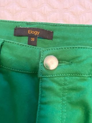 Pantalón pitillo verde