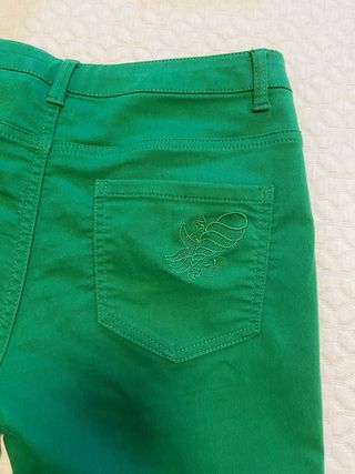 Pantalón pitillo verde