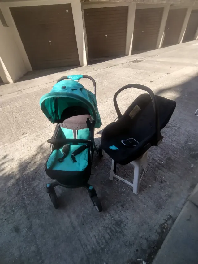 Carrinho de bebé azul água com ovo