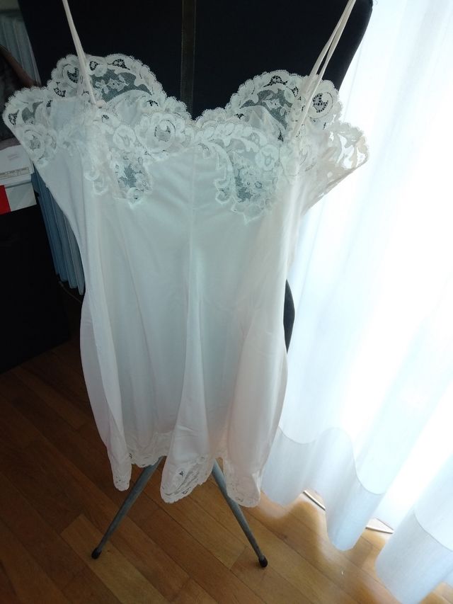 Sottoveste in pizzo bianco