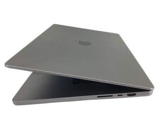 portatil apple apple macbook pro m2 pro 12-core 3.4 16 (19gpu)(2023)(a2780)