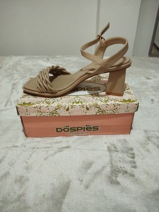 Sandalias DOSPÍES tacón beige