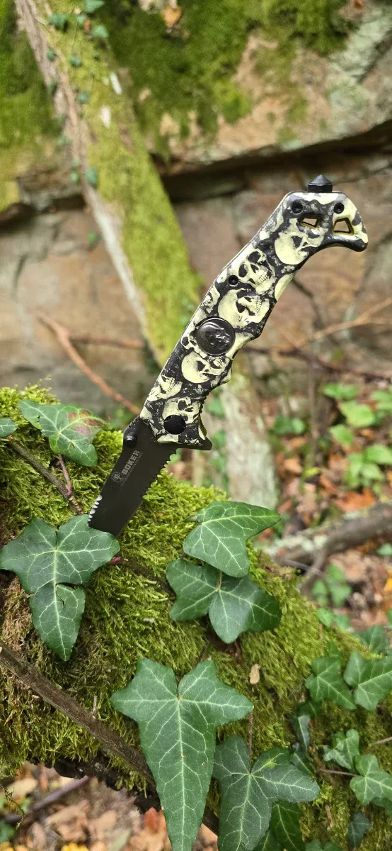 Navaja BOKER Calaveras