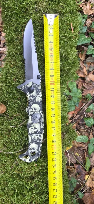 Navaja BOKER Calaveras