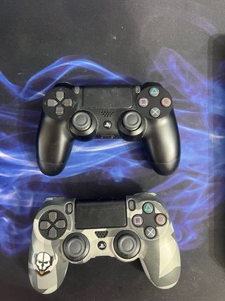 PS4 Slim Negra + Accesorios