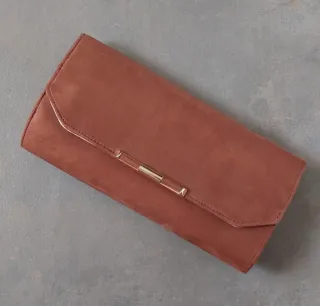 Pochette elegante effetto suede color terracotta