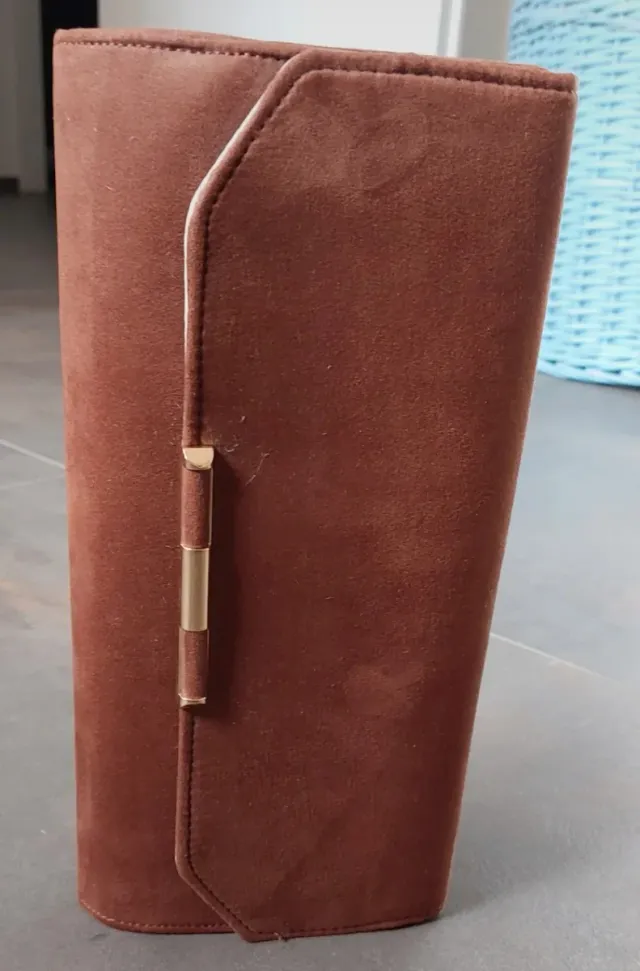 Pochette elegante effetto suede color terracotta