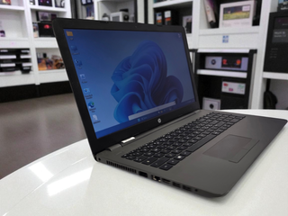 HP   15.6 Laptop i7 - 8 GB/ 16GB RAM   WIN11