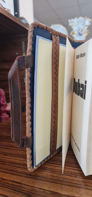 Funda de Libro/Cartas Cuero Tallado