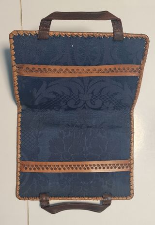 Funda de Libro/Cartas Cuero Tallado