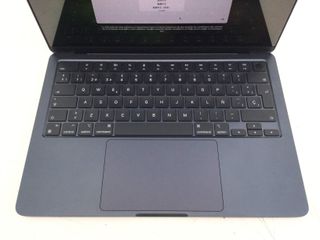 portatil apple apple macbook air m3 8-core 4.0 13 (8gpu) (2024) (a3113)
