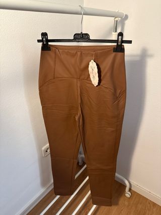 Leggings de cuero marrones