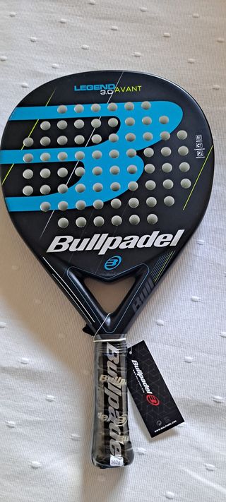 Pala Bullpadel Legend 3.0 Avant. Nueva a estrenar.