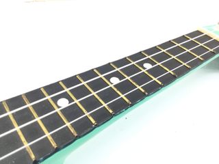 ukelele sin marca sin modelo