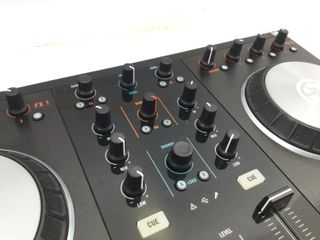 mesa mezclas traktor kontrol s2