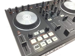 mesa mezclas traktor kontrol s2