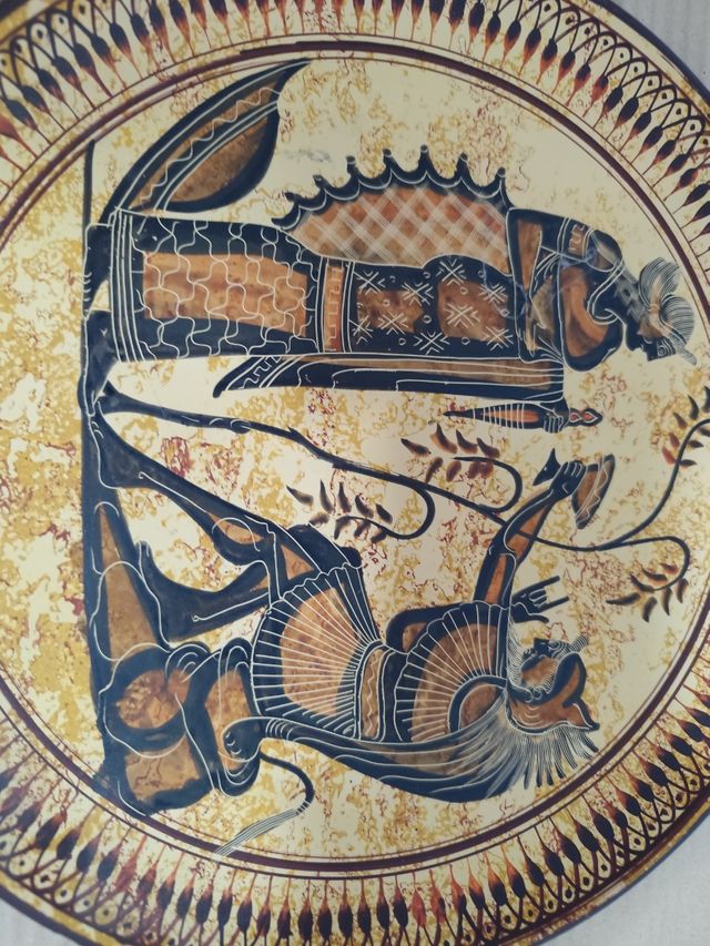 Plato de cerámica griega