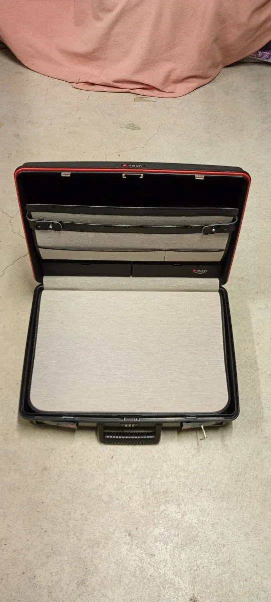 Valigetta Delsey Nera Porta Documenti