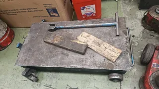 Mesa hidráulica con ruedas