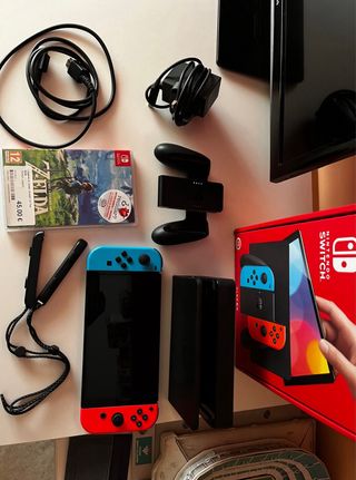 Nintendo Switch OLED Azul/Rojo. Como nueva.