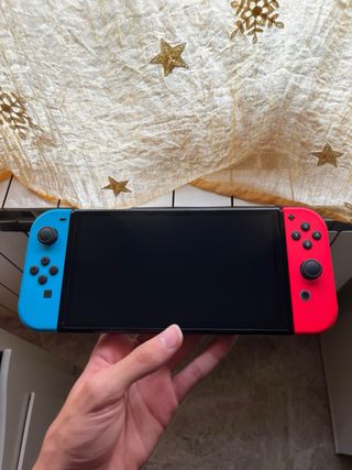 Nintendo Switch OLED Azul/Rojo. Como nueva.
