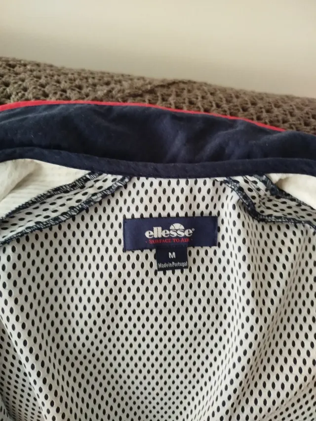 Chaqueta Ellesse azul y roja