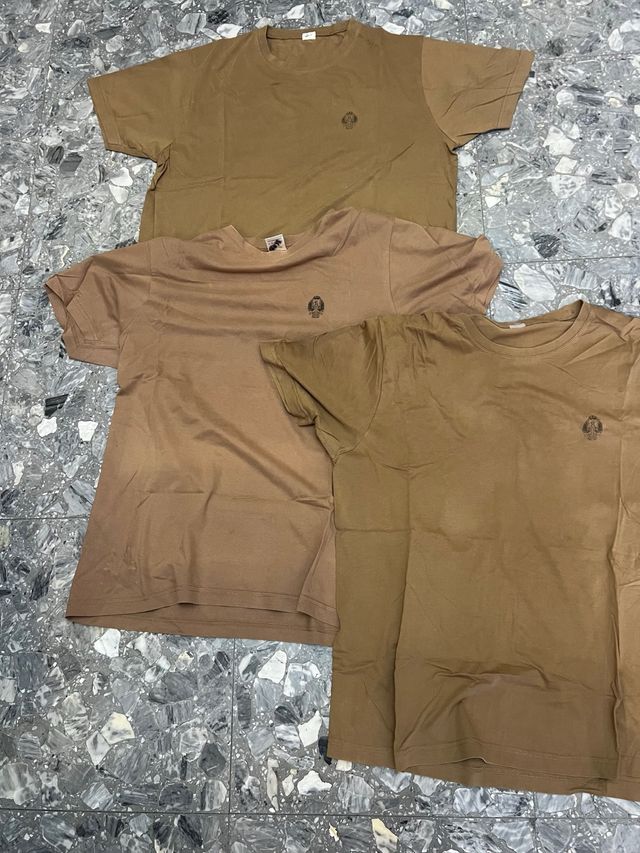 Camiseta militar marrón