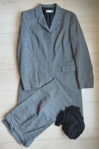 Traje Mango Gris Chaqueta y Pantalón. T 42-44