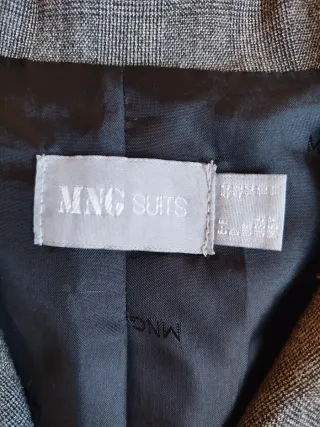 Traje Mango Gris Chaqueta y Pantalón. T 42-44