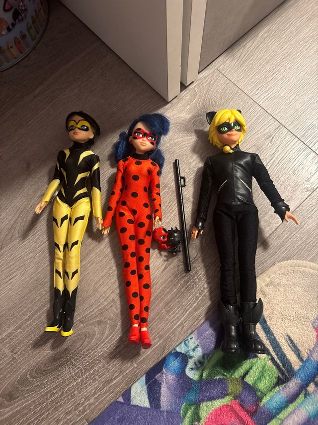 Muñecas Ladybug, Cat Noir y Queen Bee
