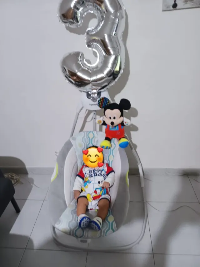 Cuna 5 en 1 y una mecedora los 2 por 100