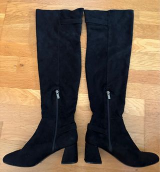 Botas altas ante negro tacón cuadrado
