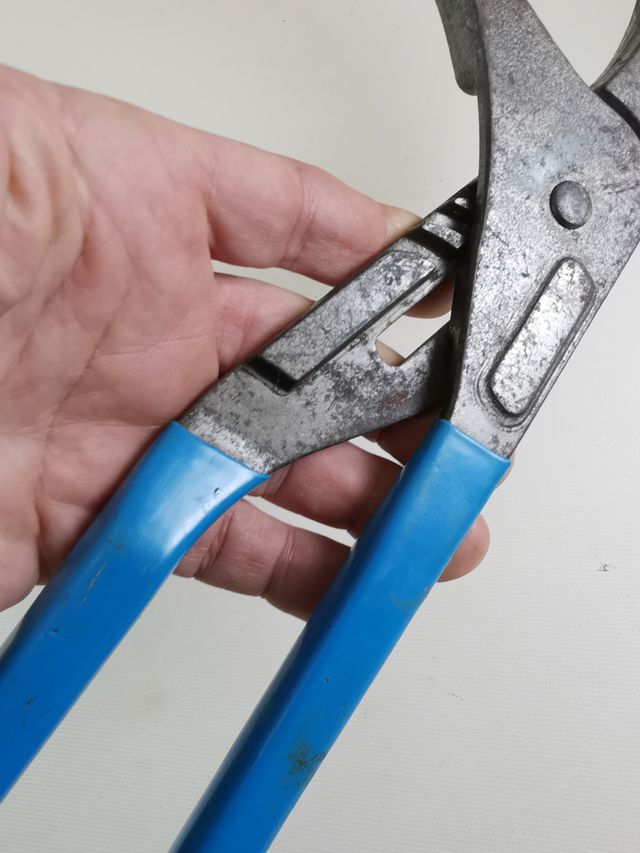 LLAVE Alicates Pinza para Filtros y PVC