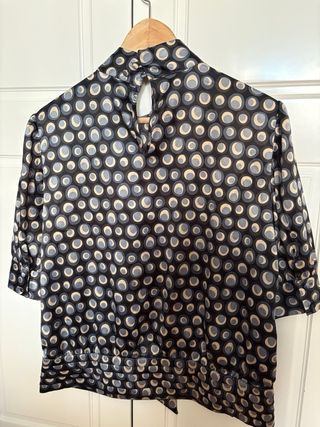 Blusa satén manga corta estampado círculos