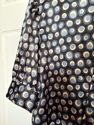 Blusa satén manga corta estampado círculos