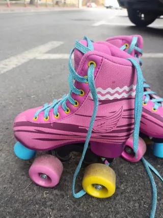 Patines 4 ruedas talla 30-31 rosas