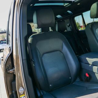 Land Rover Defender 2023