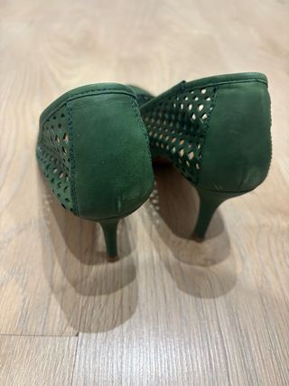 Zapatos de tacón Zara verdes