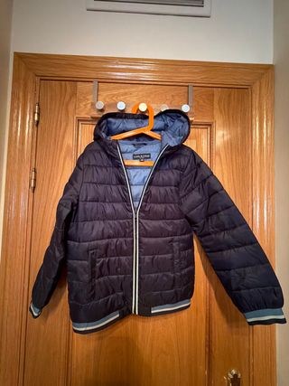 Abrigo acolchado ligero niño azul