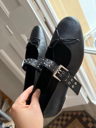 Bailarinas Brownie negras con tachuelas
