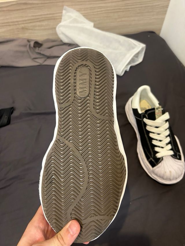 Mihara Yasuhiro Zapatillas Negras y Blancas