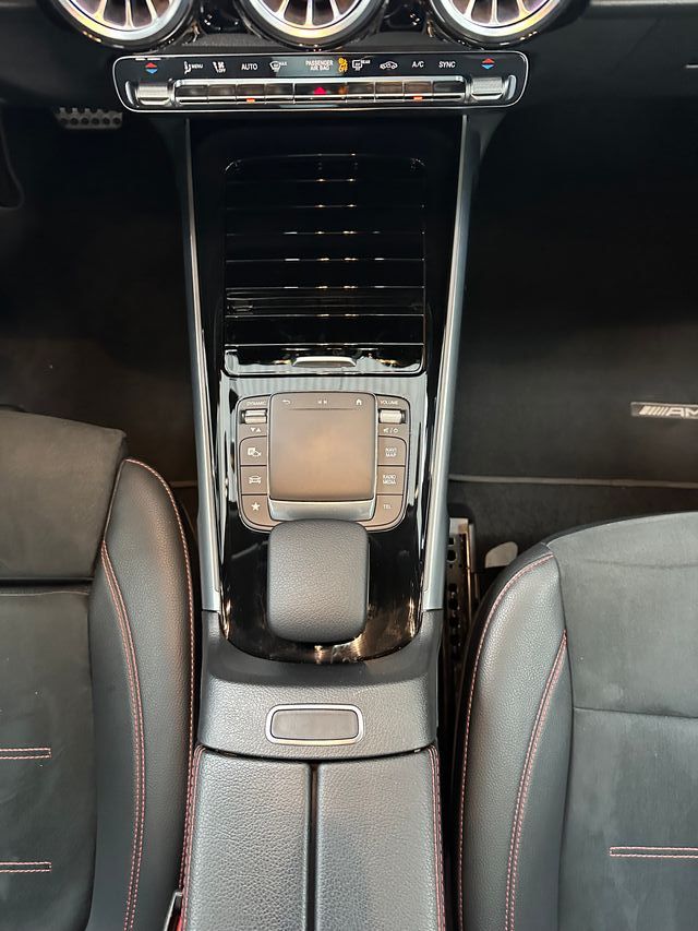 Mercedes-Benz GLB (X247) 2023