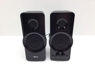 altavoces pc trust 21072101056